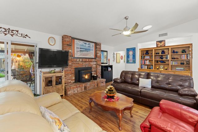 5301 Fairway Dr, Rocklin, CA 95677