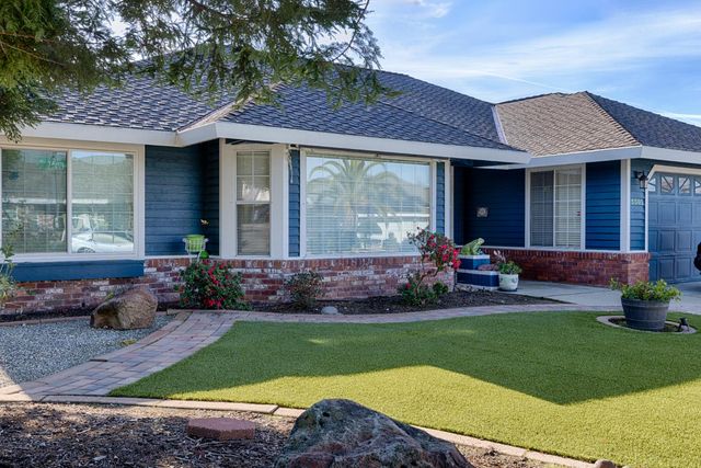 5301 Fairway Dr, Rocklin, CA 95677