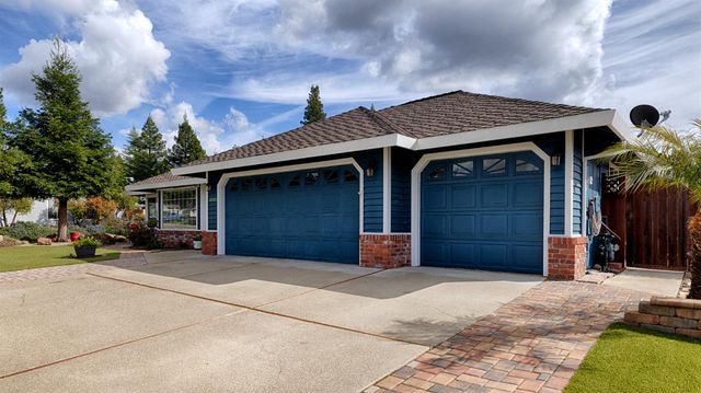 5301 Fairway Dr, Rocklin, CA 95677
