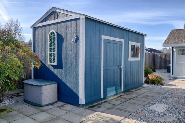 5301 Fairway Dr, Rocklin, CA 95677