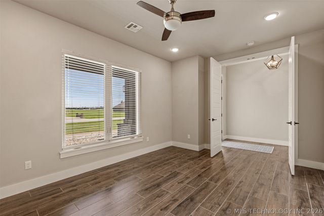 2920 Crosscreek Drive, Oologah, OK 74053