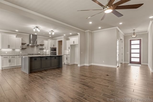 2920 Crosscreek Drive, Oologah, OK 74053