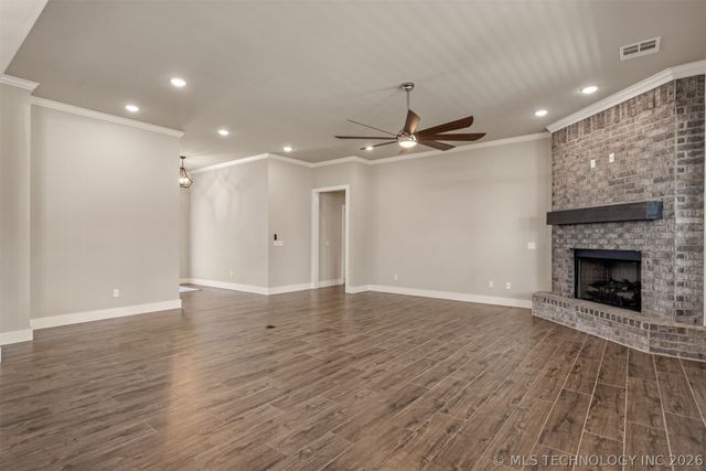 2920 Crosscreek Drive, Oologah, OK 74053