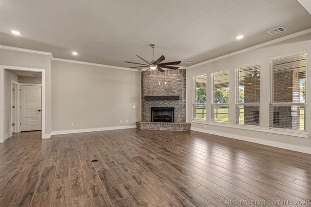 2920 Crosscreek Drive, Oologah, OK 74053