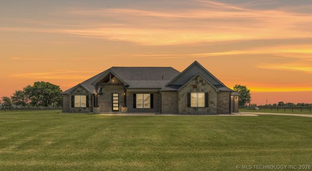 2920 Crosscreek Drive, Oologah, OK 74053