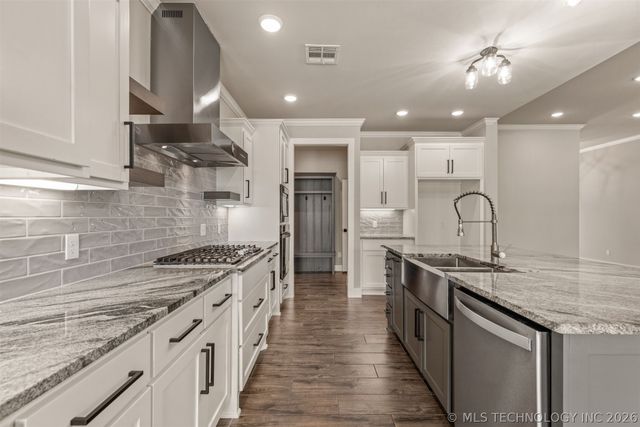 2920 Crosscreek Drive, Oologah, OK 74053
