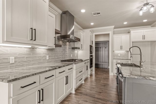 2920 Crosscreek Drive, Oologah, OK 74053