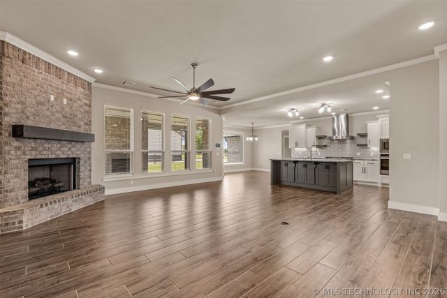 2920 Crosscreek Drive, Oologah, OK 74053