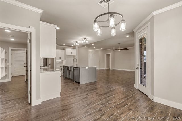 2920 Crosscreek Drive, Oologah, OK 74053