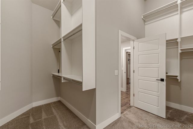 2920 Crosscreek Drive, Oologah, OK 74053
