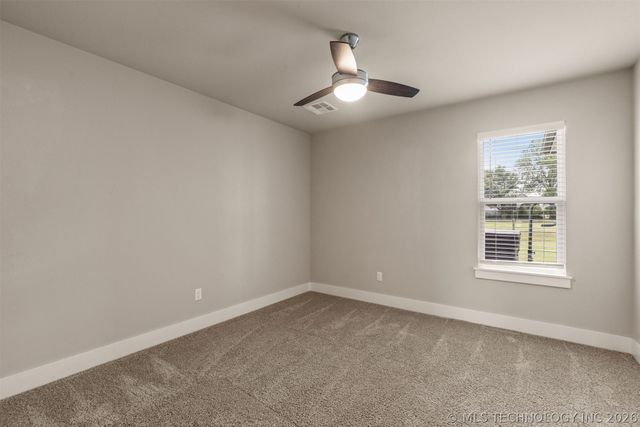 2920 Crosscreek Drive, Oologah, OK 74053
