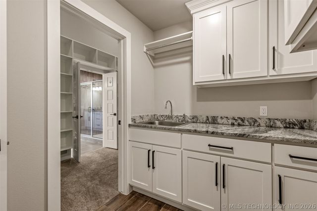 2920 Crosscreek Drive, Oologah, OK 74053