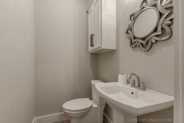 2920 Crosscreek Drive, Oologah, OK 74053