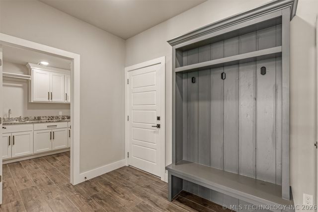 2920 Crosscreek Drive, Oologah, OK 74053