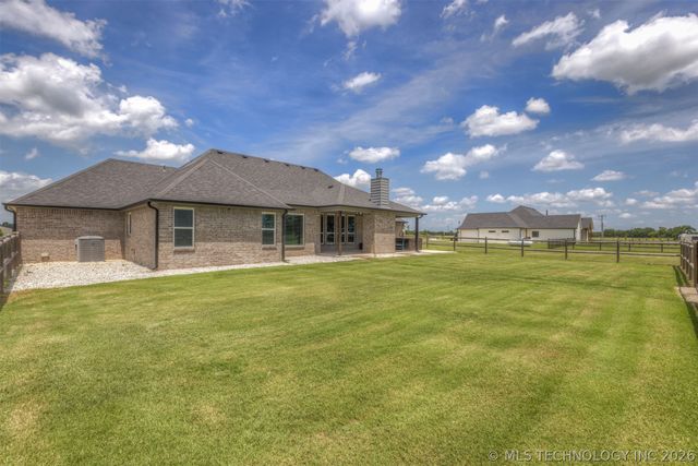 2920 Crosscreek Drive, Oologah, OK 74053