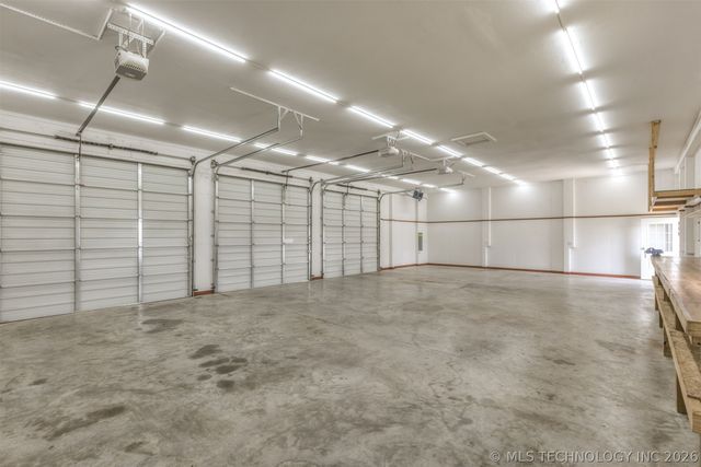 2920 Crosscreek Drive, Oologah, OK 74053