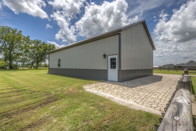 2920 Crosscreek Drive, Oologah, OK 74053