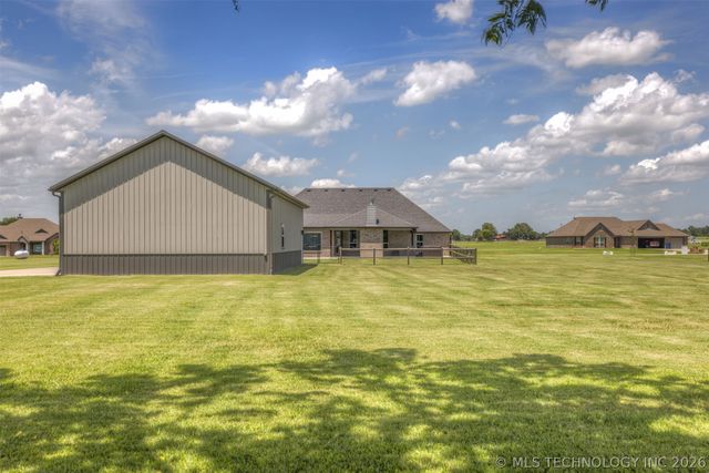2920 Crosscreek Drive, Oologah, OK 74053