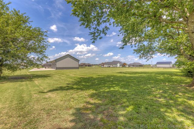 2920 Crosscreek Drive, Oologah, OK 74053