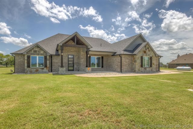 2920 Crosscreek Drive, Oologah, OK 74053