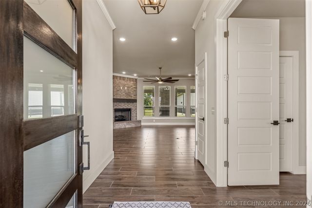 2920 Crosscreek Drive, Oologah, OK 74053