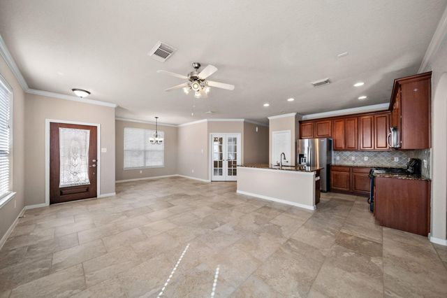 153 Montfair Boulevard, The Woodlands, TX 77382