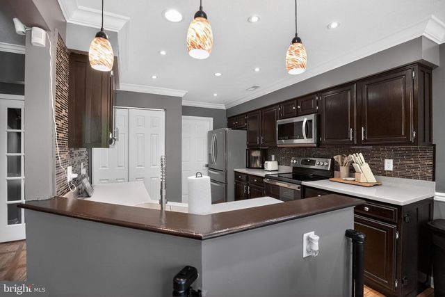 31 SHELBURNE ST, Burlington, NJ 08016