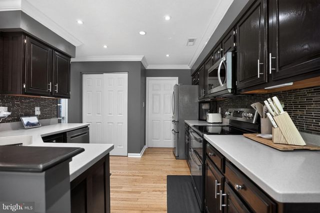 31 SHELBURNE ST, Burlington, NJ 08016