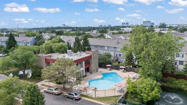 5600 ASTOR Lane 315, Rolling Meadows, IL 60008