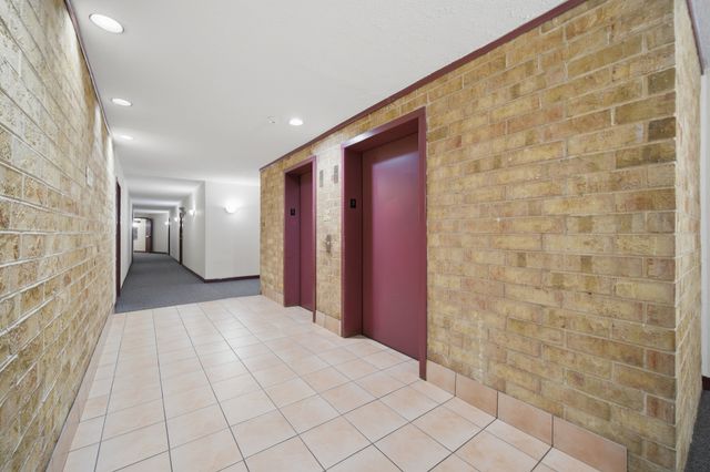 5600 ASTOR Lane 315, Rolling Meadows, IL 60008