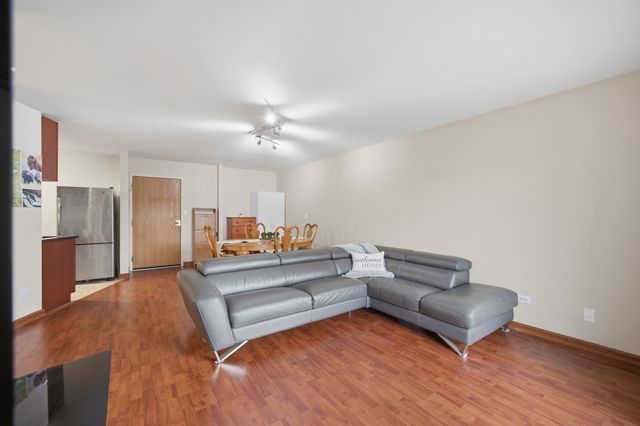 5600 ASTOR Lane 315, Rolling Meadows, IL 60008