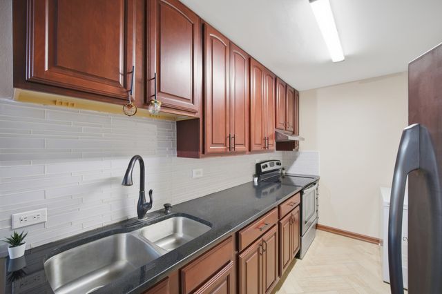 5600 ASTOR Lane 315, Rolling Meadows, IL 60008