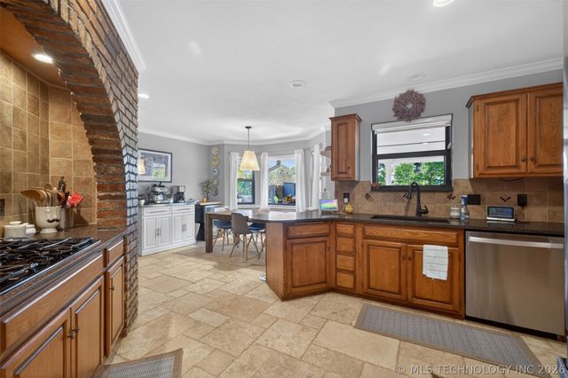 10612 E 100th Place S, Tulsa, OK 74133