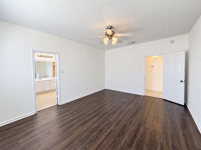 6327 Green Shoals Lane, Houston, TX 77066