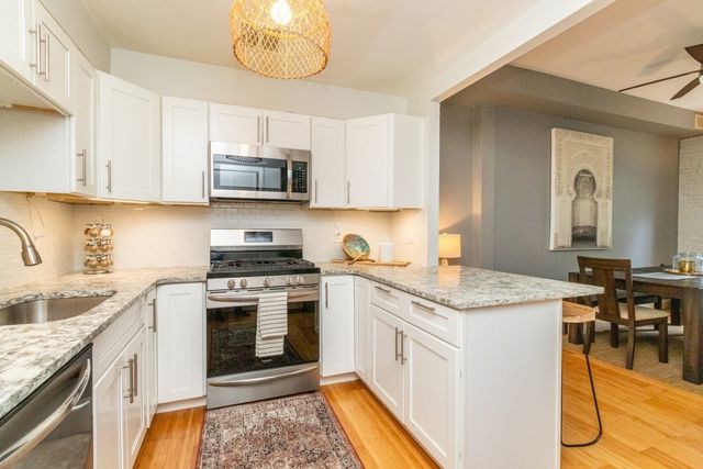 7 S Stone Mill Dr 403, Dedham, MA 02026