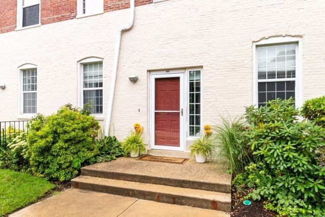 7 S Stone Mill Dr 403, Dedham, MA 02026