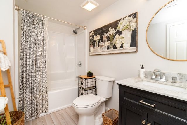 7 S Stone Mill Dr 403, Dedham, MA 02026