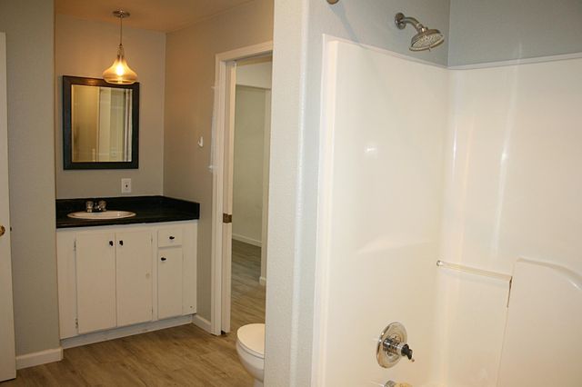 300 Front Street, Wolf Creek, OR 97497