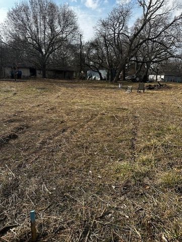 320 E Ford Street, Bells, TX 75414