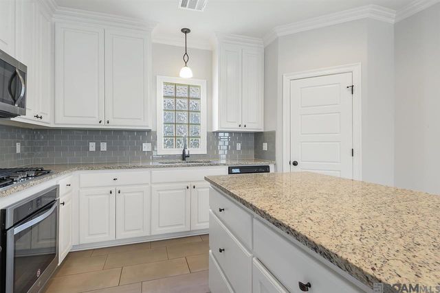 2619 Cresthaven Ave, Baton Rouge, LA 70810