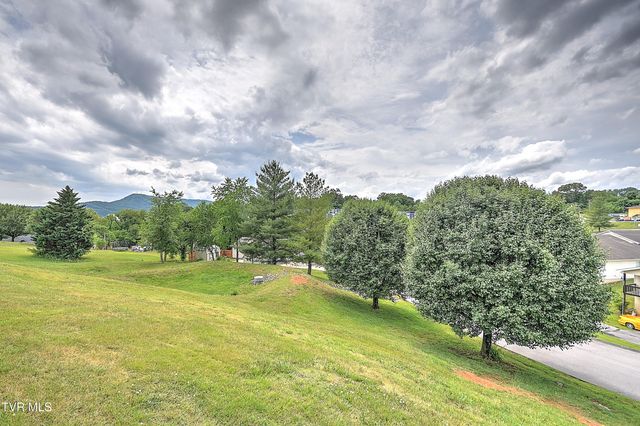 921 Cornerstone Court 921, Kingsport, TN 37660