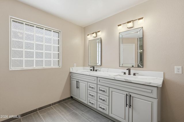 2003 E MARIPOSA GRANDE Avenue, Phoenix, AZ 85024