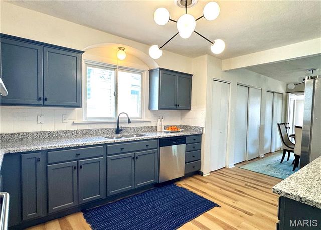 126 Collinsville Avenue, Collinsville, IL 62234