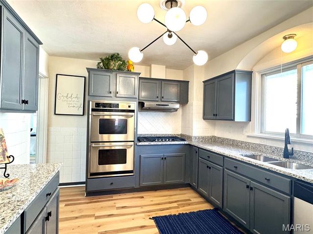 126 Collinsville Avenue, Collinsville, IL 62234