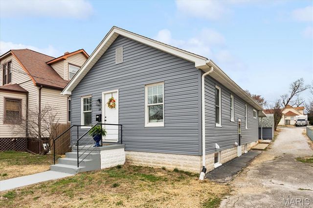 126 Collinsville Avenue, Collinsville, IL 62234