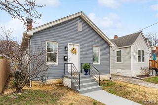 126 Collinsville Avenue, Collinsville, IL 62234