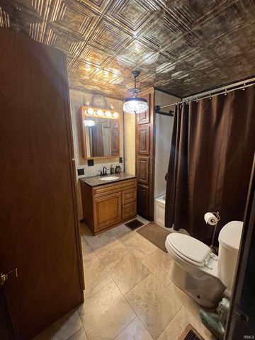 161 S JACKSON Street, Andrews, IN 46702