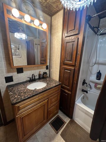 161 S JACKSON Street, Andrews, IN 46702