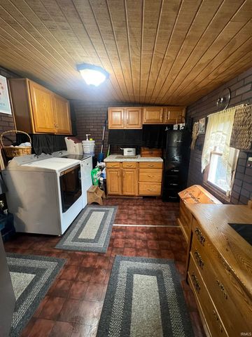 161 S JACKSON Street, Andrews, IN 46702