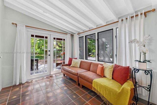 492 NE 55th St, Miami, FL 33137